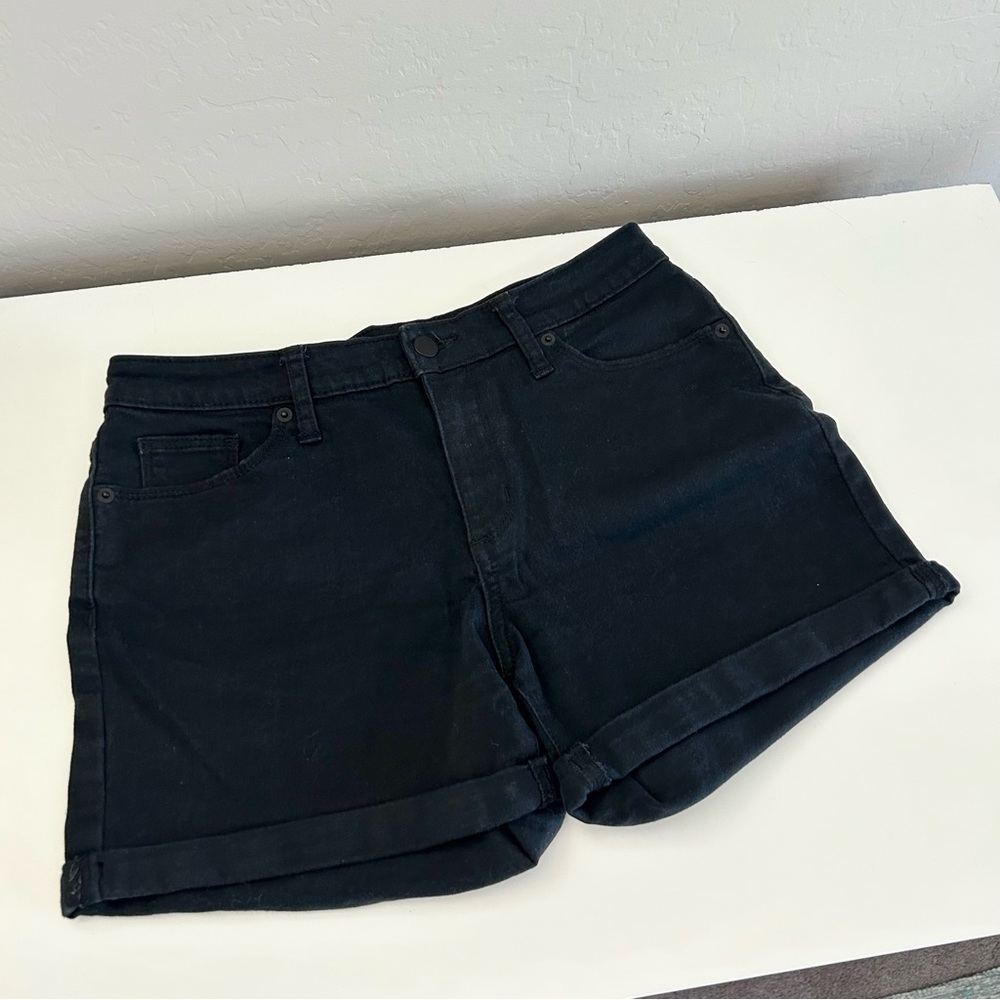 Universal Thread Black Jean Shorts High Rise Midi Casual | Rolled Hem